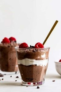 creamy chocolate chia pudding with raspberries